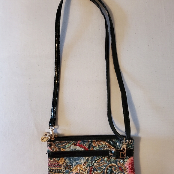 Selling Beautiful Floral Dual Zip Crossbody Purse - Picture 2 of 12